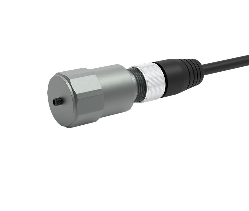 Acelerómetro PZ-104, vista del cuerpo y conector